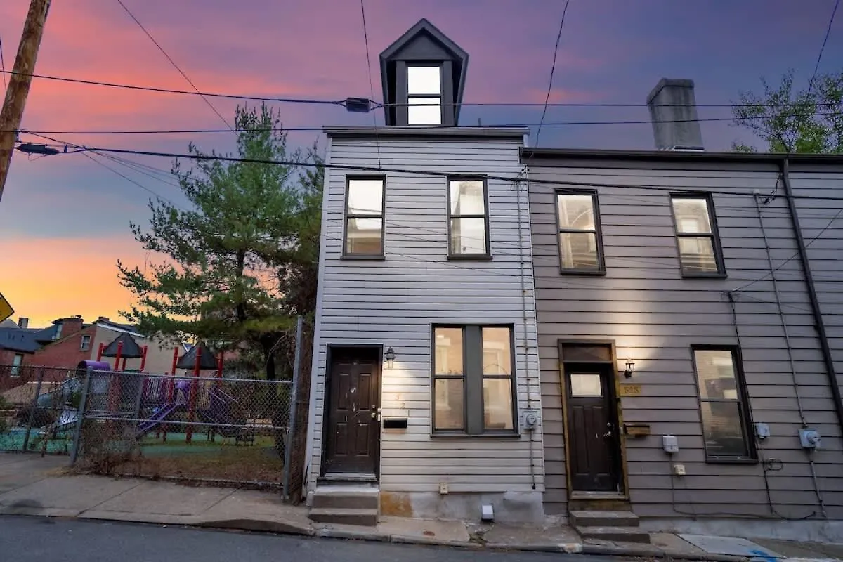 North Shore 3 Bdrm House With Fire Pit & Yard Pittsburgh